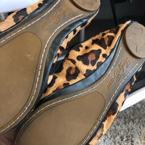 Leopard print flats - Picture 2 of 3